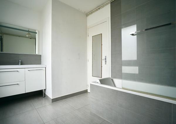 LILLE HYPER-CENTRE - APPARTEMENT TRAVERSANT AVEC ASCENSEUR , Lille