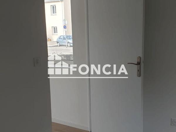 Location Local commercial 3 pièces 50 m² - 1 RUE DE LA GRANDE TERRE Les Roches De Condrieu 38370