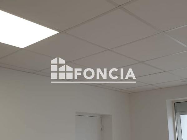 Location Local commercial 3 pièces 50 m² - 1 RUE DE LA GRANDE TERRE Les Roches De Condrieu 38370