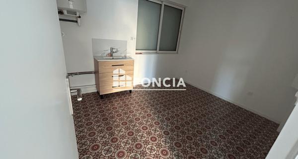 Location Local commercial 3 pièces 50 m² - Les Roches-de-condrieu 38370