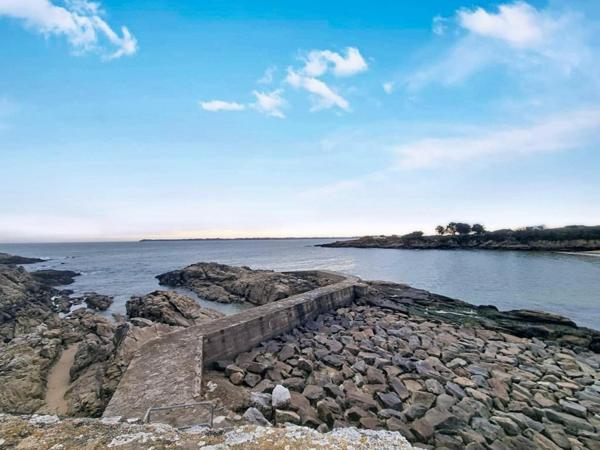 Un pied à terre, les pieds dans l'eau