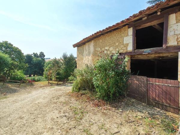 Ancien hameau de caractère sur 1,4 hectare – Un véritable havre de paix en pleine nature