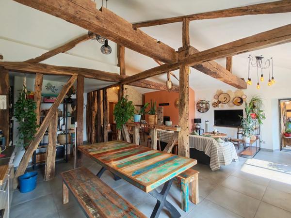 Ancien hameau de caractère sur 1,4 hectare – Un véritable havre de paix en pleine nature