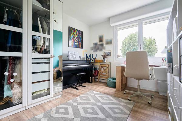 SUPERBE APPARTEMENT T4 RÉNOVÉ AVEC GARAGE