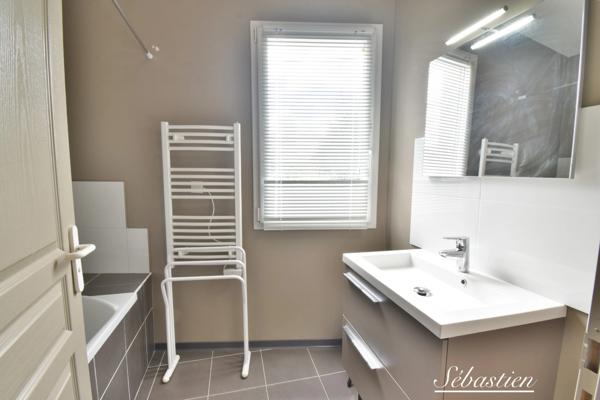 VILLENEUVE-SUR-LOT – BELLE MAISON FAMILIALE RÉNOVÉE AVEC PISCINE, JARDIN ET AUCUN TRAVAUX À PRÉVOIR