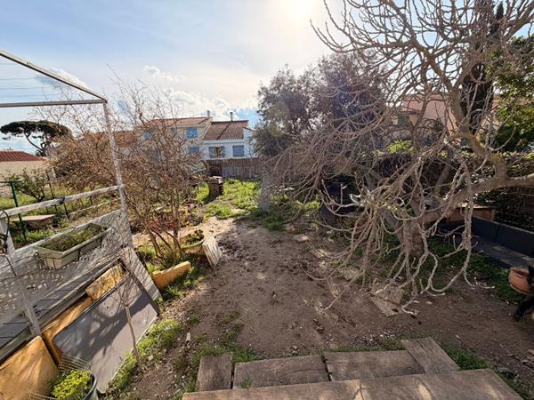 Maison d'environ 240 m² avec piscine et grand terrain à Rivesaltes