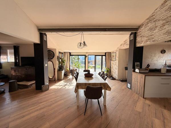 Maison d'environ 240 m² avec piscine et grand terrain à Rivesaltes