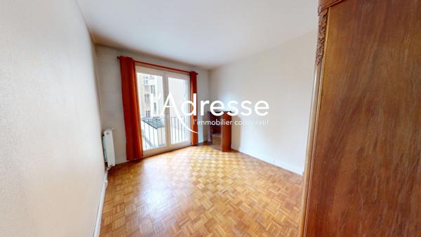 Grand 2 P / 1 chambre - 62.5m² - Au pied du métro PICPUS // Balcon
