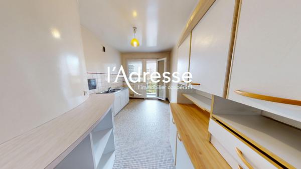Grand 2 P / 1 chambre - 62.5m² - Au pied du métro PICPUS // Balcon