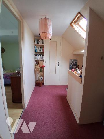 MAISON SUR S/SOL - 4 chambres - 1380 m² de terrain