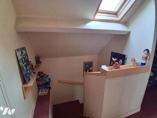 MAISON SUR S/SOL - 4 chambres - 1380 m² de terrain