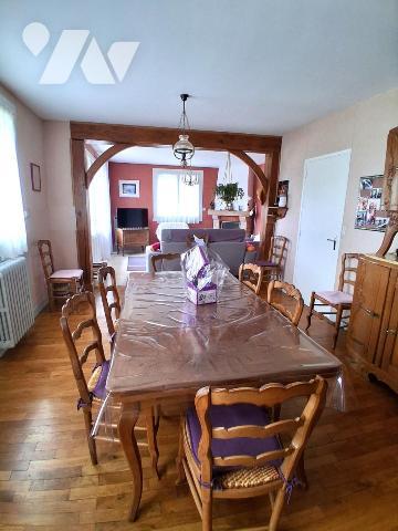 MAISON SUR S/SOL - 4 chambres - 1380 m² de terrain