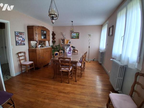 MAISON SUR S/SOL - 4 chambres - 1380 m² de terrain