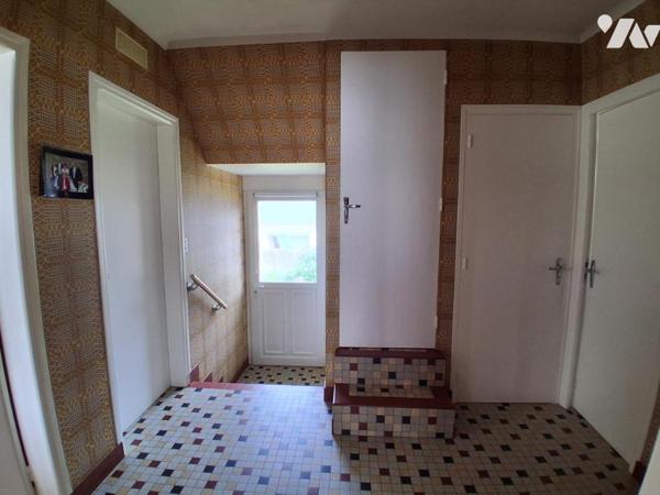 MAISON SUR S/SOL - 4 chambres - 1380 m² de terrain