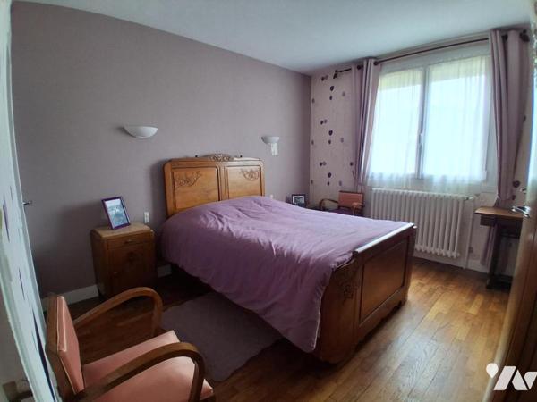 MAISON SUR S/SOL - 4 chambres - 1380 m² de terrain