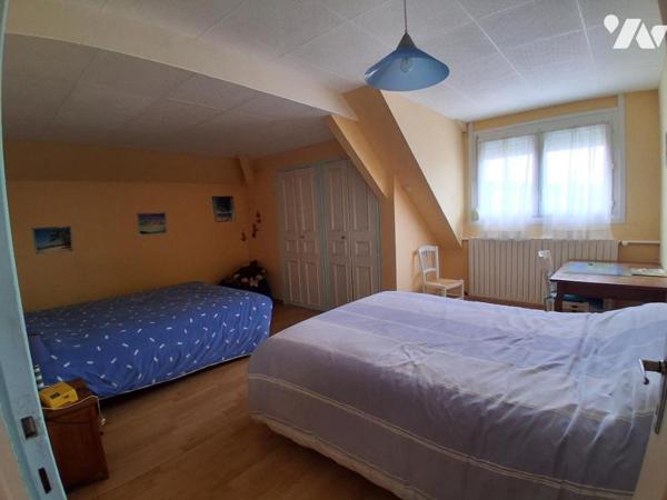 MAISON SUR S/SOL - 4 chambres - 1380 m² de terrain