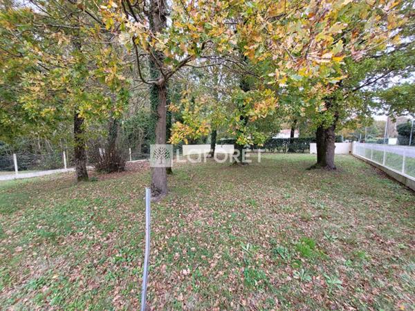 Achat terrain Saint-Sulpice-de-Royan - 667 m² - 180 000 €