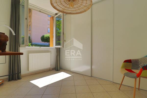 Appartement a vendre Marseille 3 pièces 13013 olives lumineux entièrement rénové avec balcons cave stationnement facile