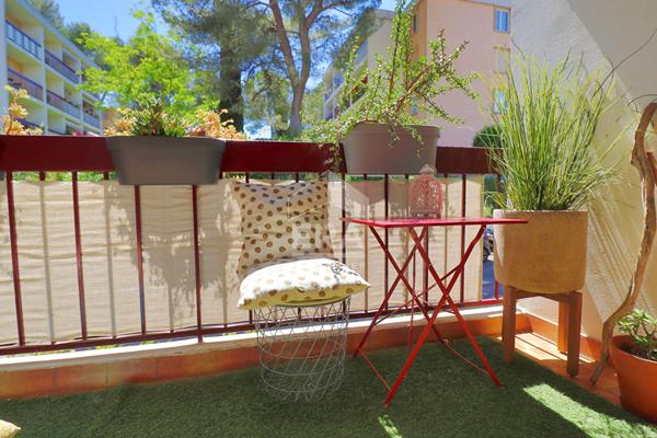 Appartement a vendre Marseille 3 pièces 13013 olives lumineux entièrement rénové avec balcons cave stationnement facile