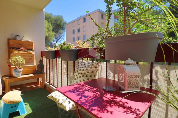 Appartement a vendre Marseille 3 pièces 13013 olives lumineux entièrement rénové avec balcons cave stationnement facile
