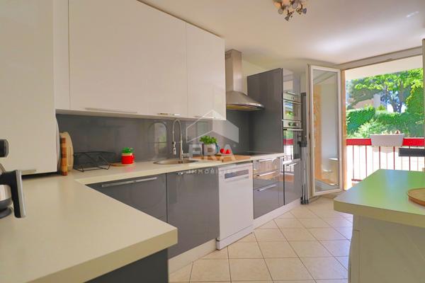 Appartement a vendre Marseille 3 pièces 13013 olives lumineux entièrement rénové avec balcons cave stationnement facile