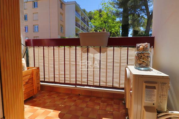 Appartement a vendre Marseille 3 pièces 13013 olives lumineux entièrement rénové avec balcons cave stationnement facile