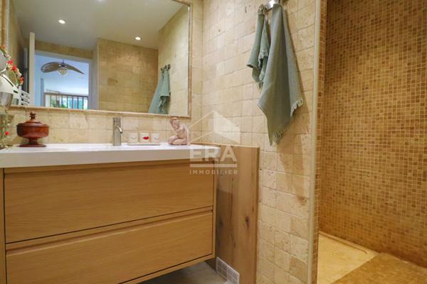 Appartement a vendre Marseille 3 pièces 13013 olives lumineux entièrement rénové avec balcons cave stationnement facile