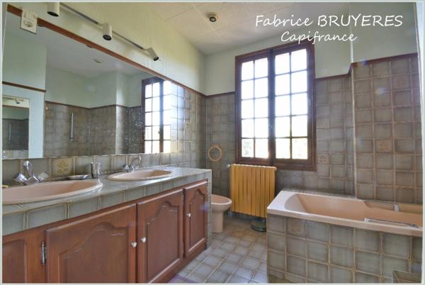 Dpt Corrèze (19), à vendre USSEL maison P8