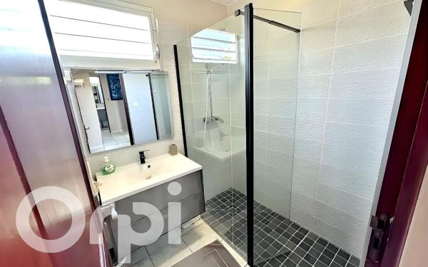 Maison à vendre    5 pièces •  Saint-François