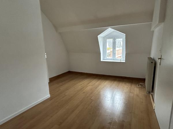 Achicourt (62217) MAISON 3 CHAMBRES - COUR - PLACE DE PARKING - ACHICOURT