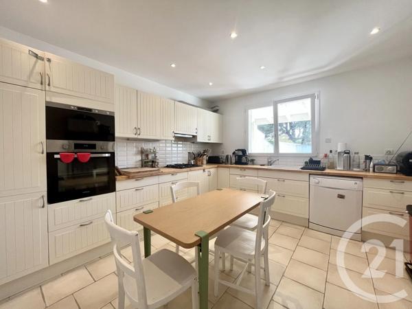 Maison à vendre  5 pièces - 134,46 m 2   ST PIERRE D OLERON  - 17
