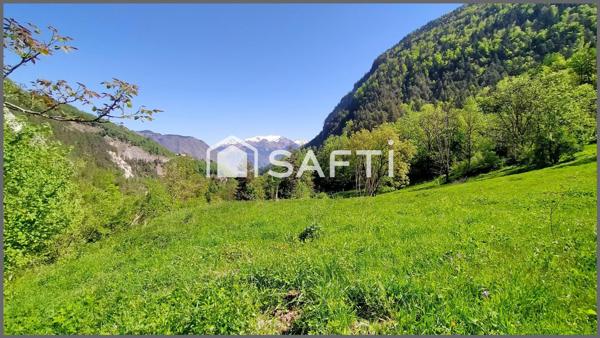 Terrain constructible de 1962 m²