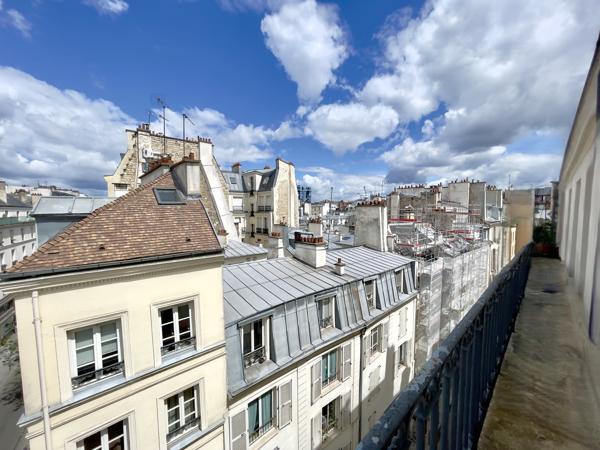 Bureau
         3 pièces
        - 56 m² Exclusivité 690 000 € *