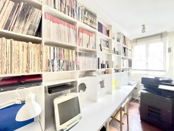 Bureau
         3 pièces
        - 56 m² Exclusivité 690 000 € *