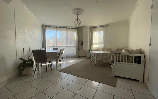 Appartement à vendre    6 pièces •  Évry