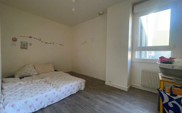 Appartement à vendre    6 pièces •  Évry
