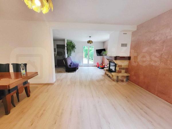 Maison Saclas 7 pièce(s) 126.80 m2
