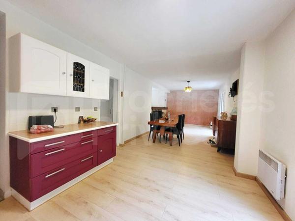 Maison Saclas 7 pièce(s) 126.80 m2