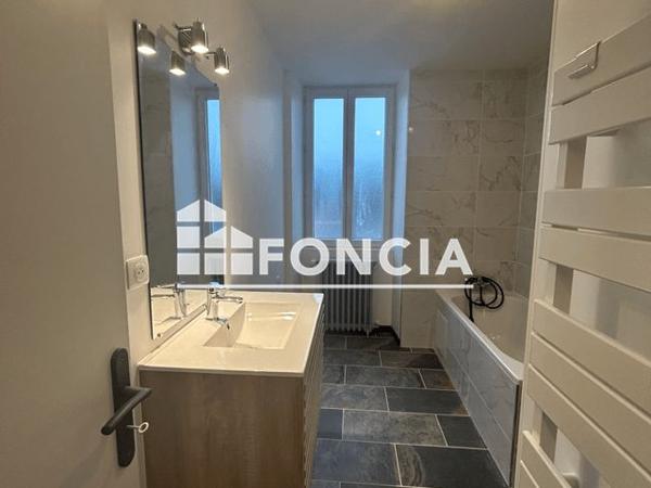 Location Maison 5 pièces 130 m² - Val-de-cognac 16370