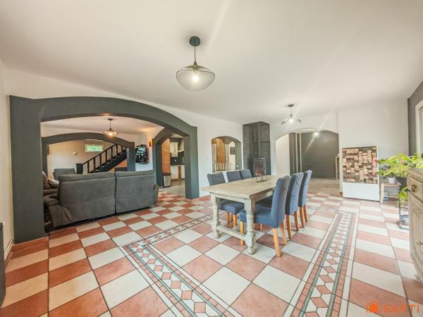 Maison familiale 5 chambres, double garage !