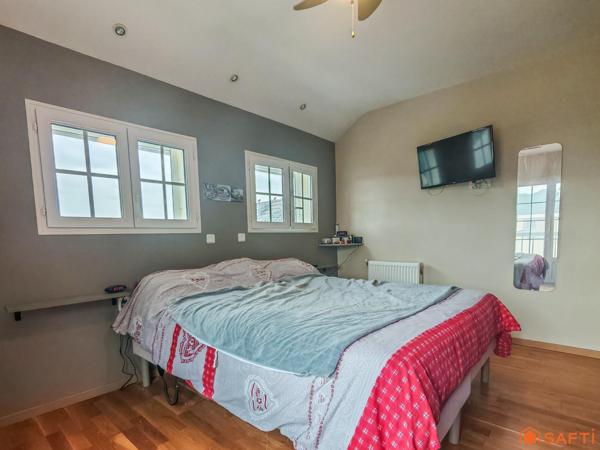 Maison familiale 5 chambres, double garage !