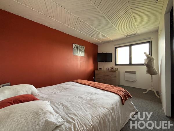 Maison de 230 m² habitables avec 6 chambres.