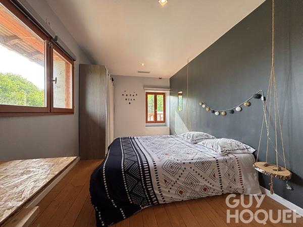 Maison de 230 m² habitables avec 6 chambres.