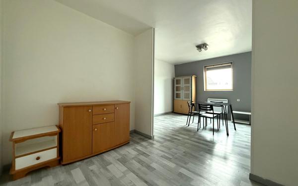 Appartement à louer    1 pièce •  La Chapelle-d'Armentières