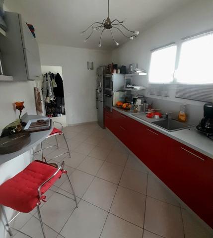 Toulon (83200) Maison 5 pièces avec piscine, double garage