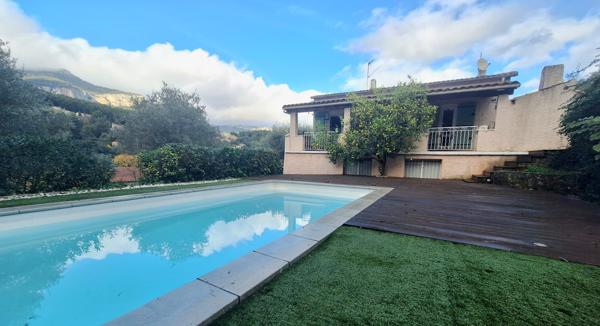 Toulon (83200) Maison 5 pièces avec piscine, double garage