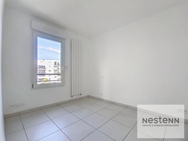 PORT FREJUS 2 T3 GARAGE CAVE