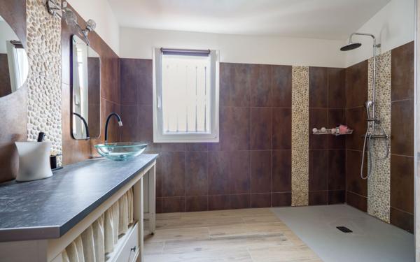 Maison à vendre    5 pièces • 148 m2 Sainte-Tulle