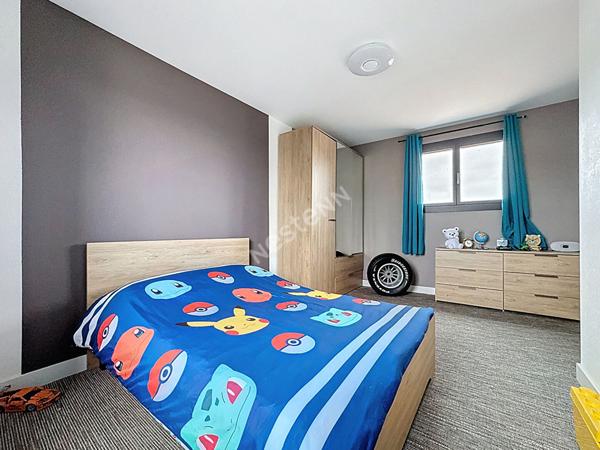 Maison familiale à vendre à Liré - 4 chambres, sous-sol, jardin.