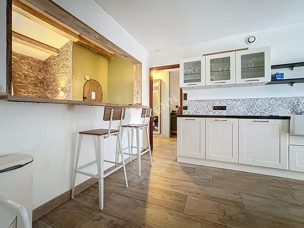 Maison familiale à vendre à Liré - 4 chambres, sous-sol, jardin.